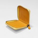 داخل کیف پول زنانه چرمی زیپی