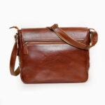 پشت کیف اداری دو جیب سگک دار چرمی