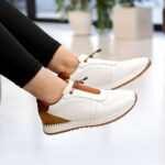 پا خور کفش اسپرت زنانه چرمی 1073 کرمی